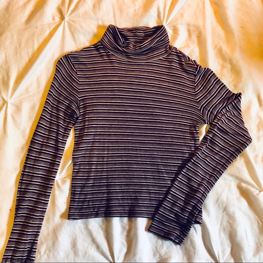 Pacsun PURPLE cropped turtleneck